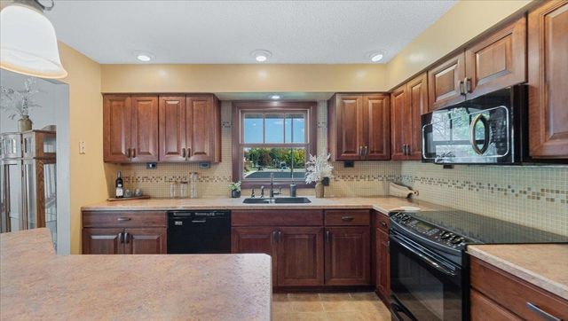 900 13th Avenue SW, Willmar, MN 56201