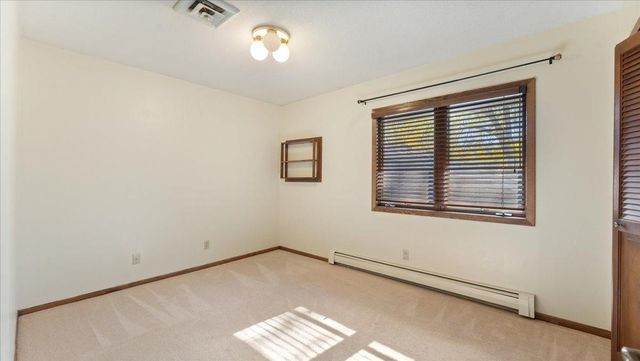 900 13th Avenue SW, Willmar, MN 56201