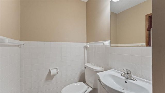 900 13th Avenue SW, Willmar, MN 56201