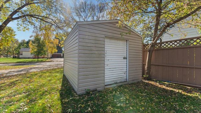 900 13th Avenue SW, Willmar, MN 56201