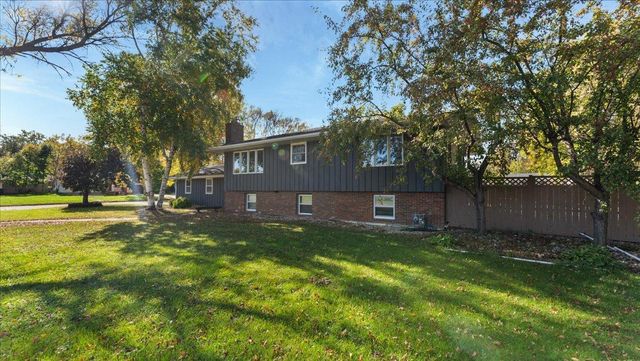900 13th Avenue SW, Willmar, MN 56201