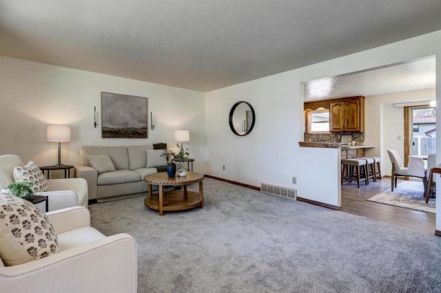 1625 E SYLVAN AVENUE, Appleton, WI 54915