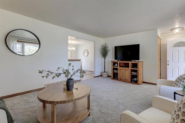 1625 E SYLVAN AVENUE, Appleton, WI 54915