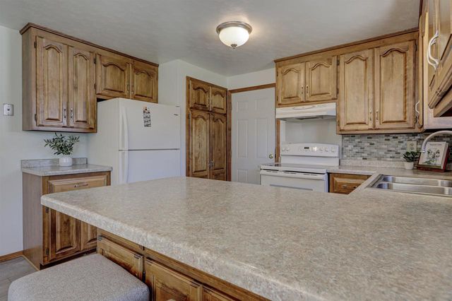 1625 E SYLVAN AVENUE, Appleton, WI 54915