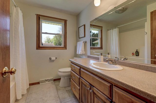 1625 E SYLVAN AVENUE, Appleton, WI 54915