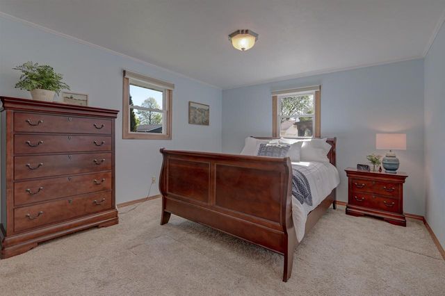 1625 E SYLVAN AVENUE, Appleton, WI 54915