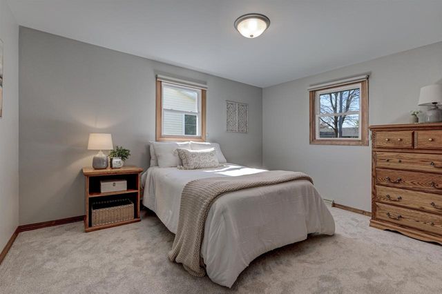 1625 E SYLVAN AVENUE, Appleton, WI 54915