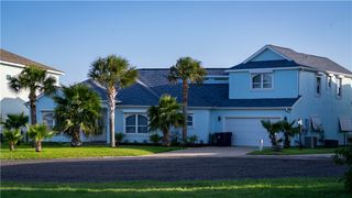 303 Square Rigger St, Rockport, TX 78382
