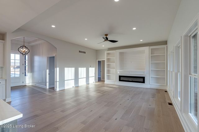 524 Dalton Dr, Fisherville, KY 40023