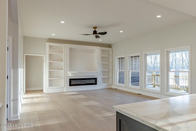 524 Dalton Dr, Fisherville, KY 40023