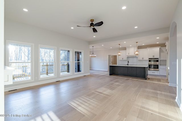 524 Dalton Dr, Fisherville, KY 40023