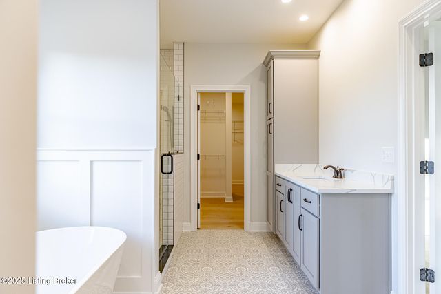 524 Dalton Dr, Fisherville, KY 40023