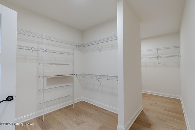 524 Dalton Dr, Fisherville, KY 40023