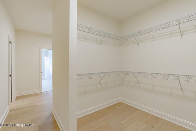 524 Dalton Dr, Fisherville, KY 40023