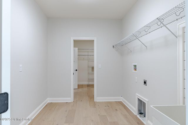 524 Dalton Dr, Fisherville, KY 40023