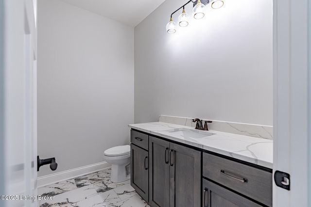 524 Dalton Dr, Fisherville, KY 40023