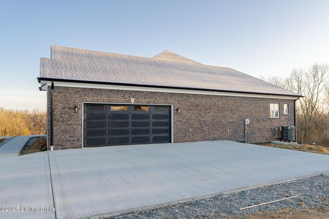 524 Dalton Dr, Fisherville, KY 40023