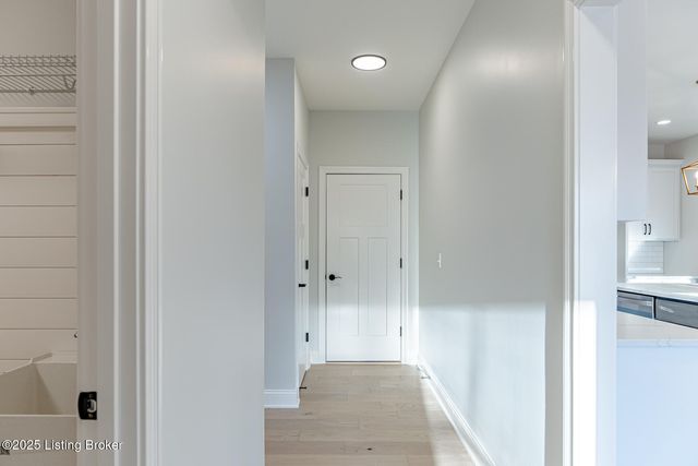 524 Dalton Dr, Fisherville, KY 40023