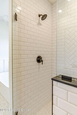 524 Dalton Dr, Fisherville, KY 40023