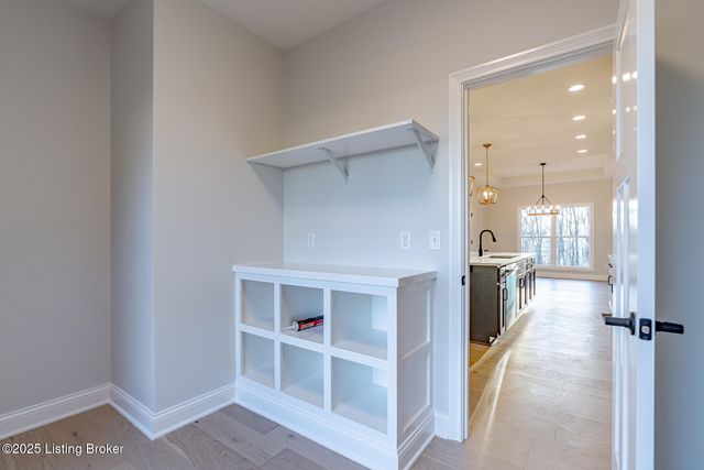 524 Dalton Dr, Fisherville, KY 40023