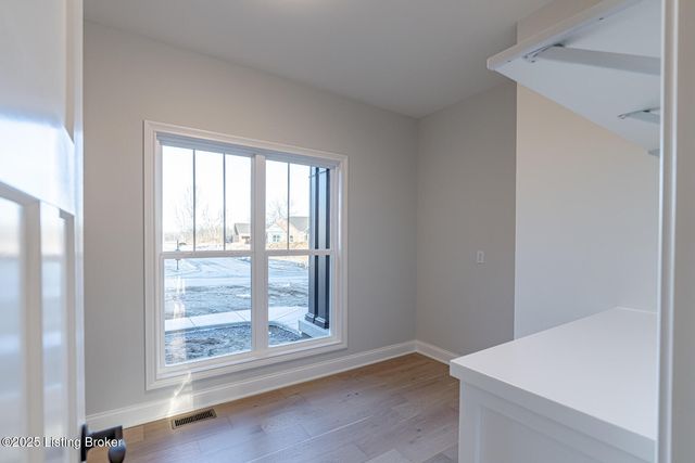 524 Dalton Dr, Fisherville, KY 40023