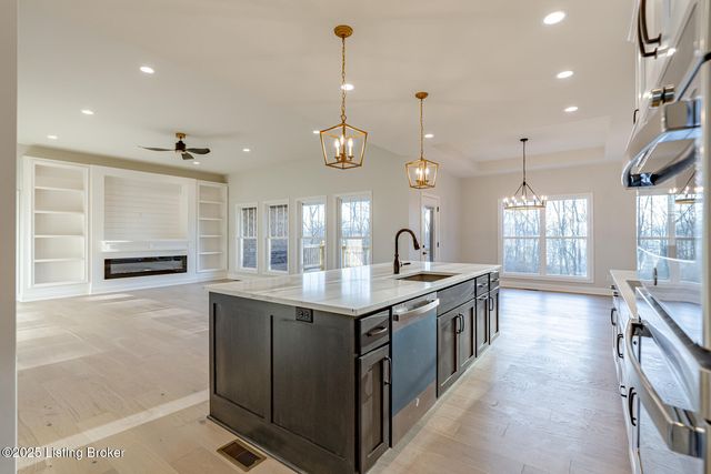 524 Dalton Dr, Fisherville, KY 40023