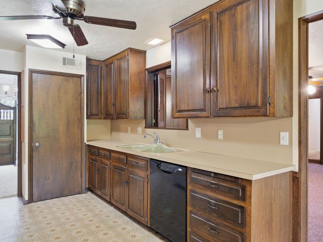 1014 Green Valley Lane, Duncanville, TX 75137