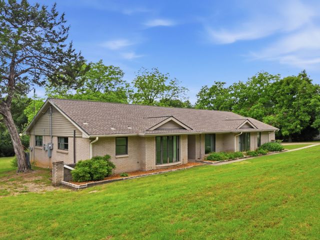 1014 Green Valley Lane, Duncanville, TX 75137