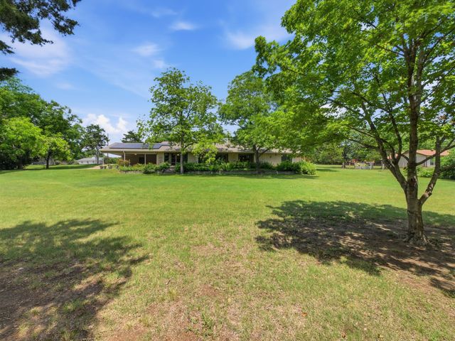 1014 Green Valley Lane, Duncanville, TX 75137