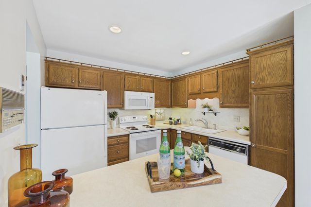 3256 Old Highway 8, Saint Anthony, MN 55418