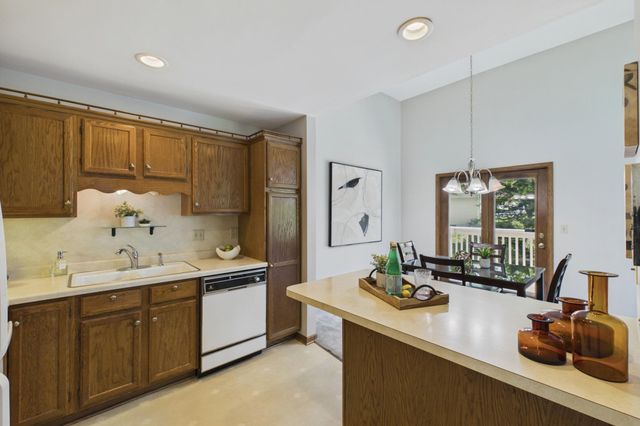 3256 Old Highway 8, Saint Anthony, MN 55418