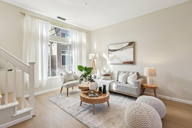 979 Pinto Palm Terrace 45, Sunnyvale, CA 94087