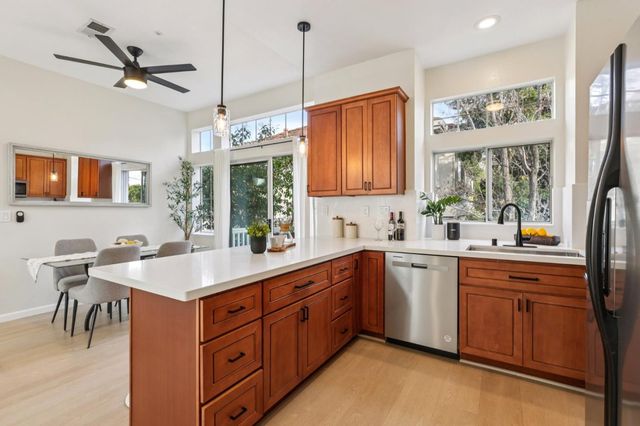 979 Pinto Palm Terrace 45, Sunnyvale, CA 94087