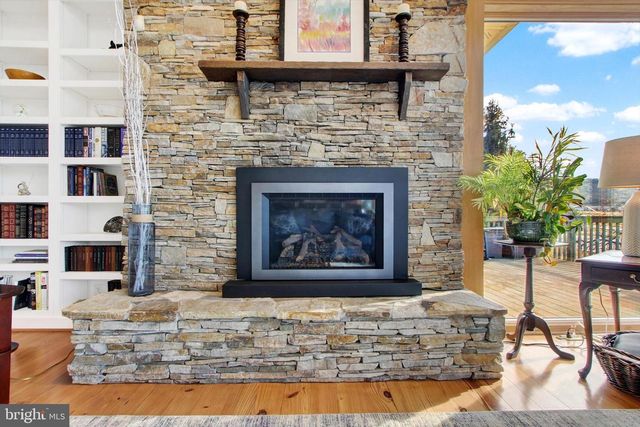 6732 ST ANNES DR, Fayetteville, PA 17222