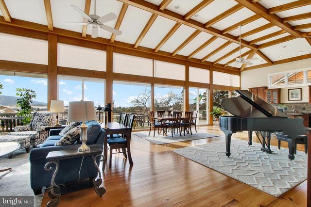 6732 ST ANNES DR, Fayetteville, PA 17222