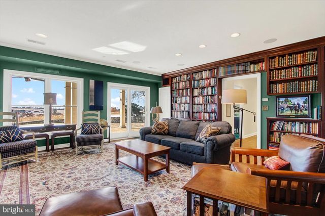 6732 ST ANNES DR, Fayetteville, PA 17222