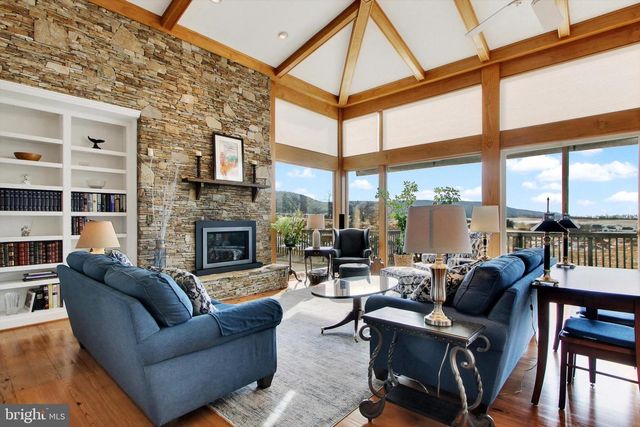 6732 ST ANNES DR, Fayetteville, PA 17222