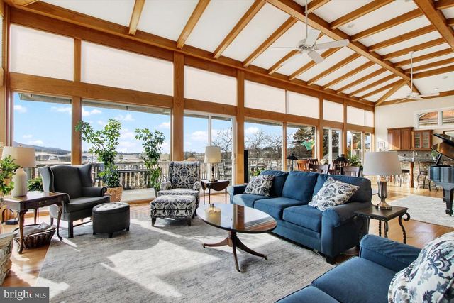 6732 ST ANNES DR, Fayetteville, PA 17222