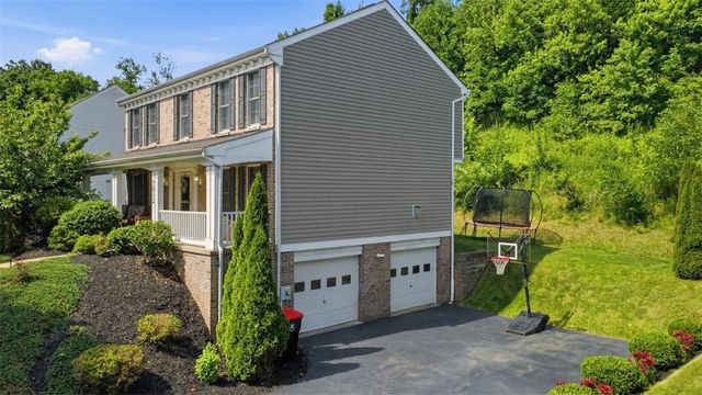 7012 Pin Oak Ct, Robinson Twp, PA 15136