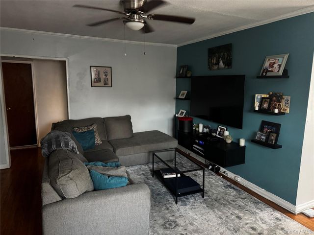198-17 Dunton Avenue 2nd floor, Holliswood, NY 11423