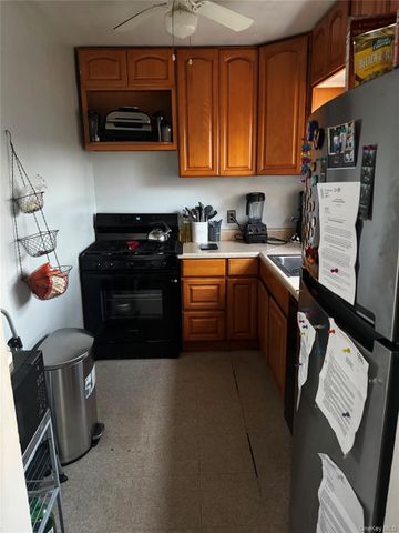 198-17 Dunton Avenue 2nd floor, Holliswood, NY 11423