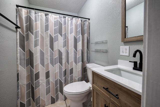 118 S College, Slocomb, AL 36375