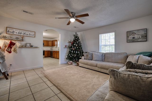 118 S College, Slocomb, AL 36375