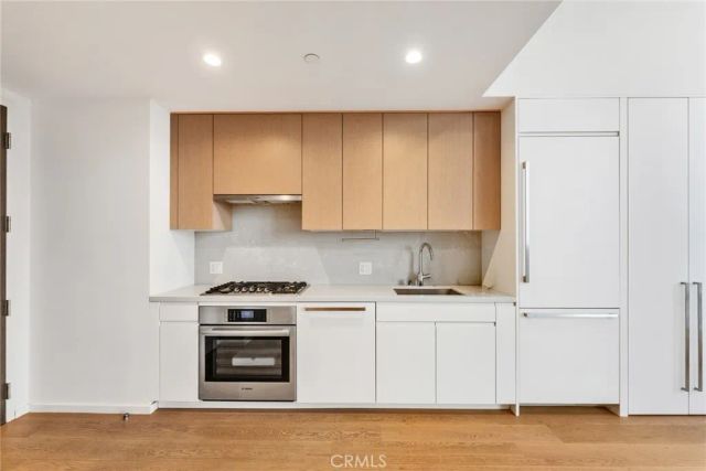 877 Francisco St 805, Los Angeles, CA 90017