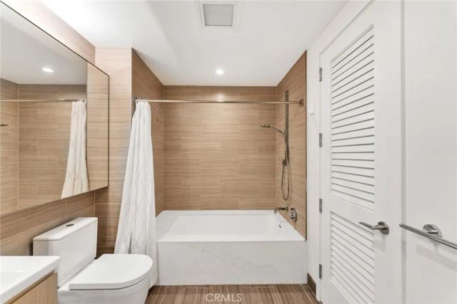 877 Francisco St 805, Los Angeles, CA 90017
