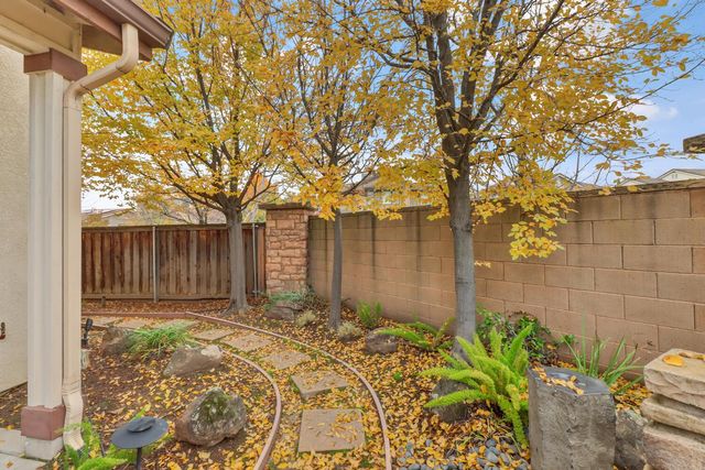 2501 Mossy Oak Ct, Rocklin, CA 95765