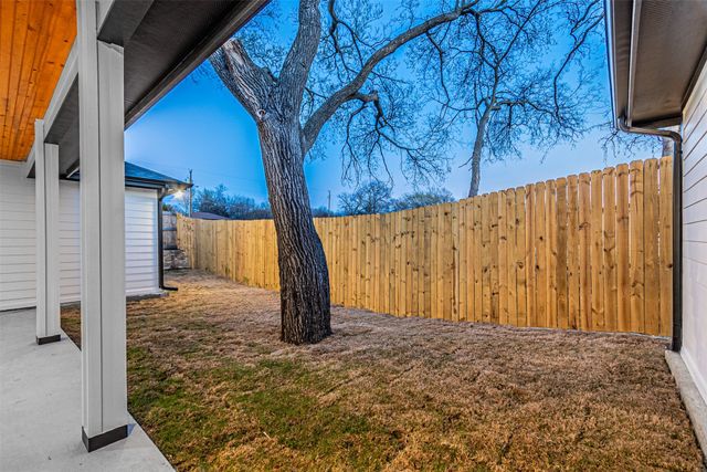 1818 Marfa Avenue, Dallas, TX 75216