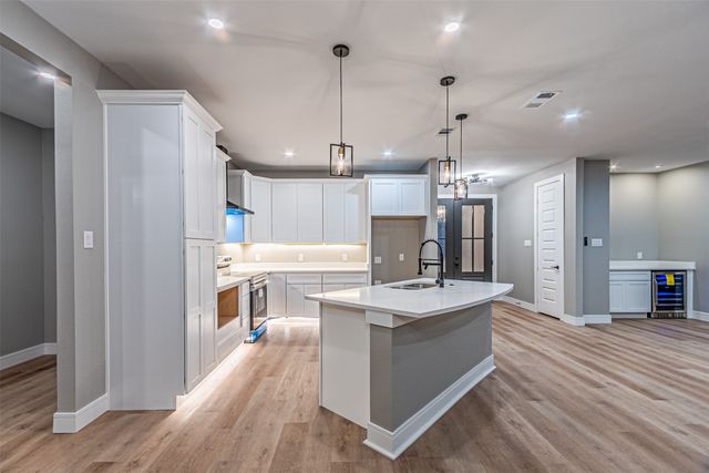 1818 Marfa Avenue, Dallas, TX 75216