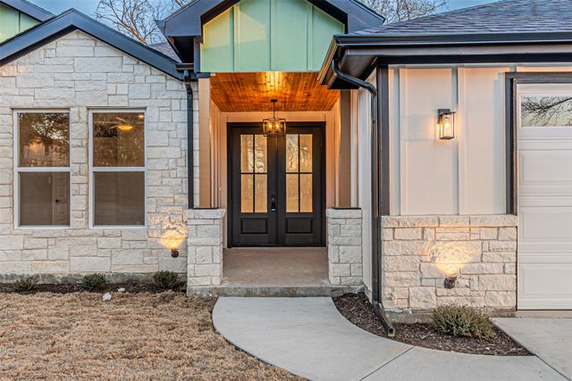 1818 Marfa Avenue, Dallas, TX 75216