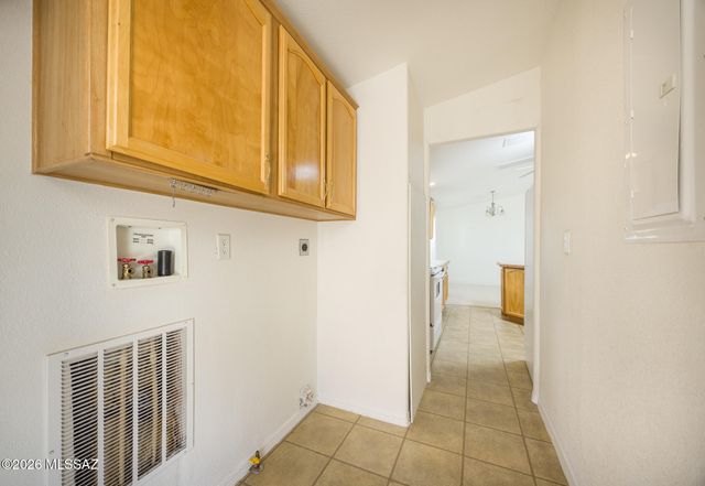 662 W Coachline Lane, Benson, AZ 85602